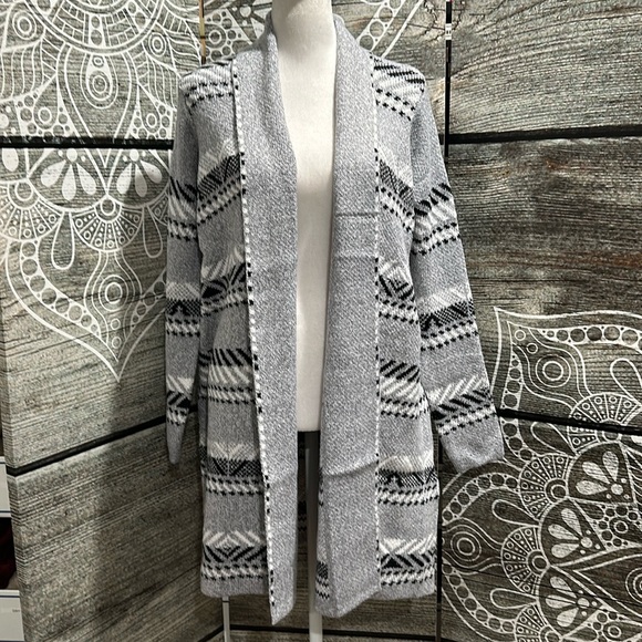 Cowgirls Don’t Cry Cardigan - Picture 1 of 2